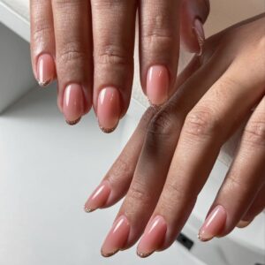 Regala MANICURA y PEDICURA